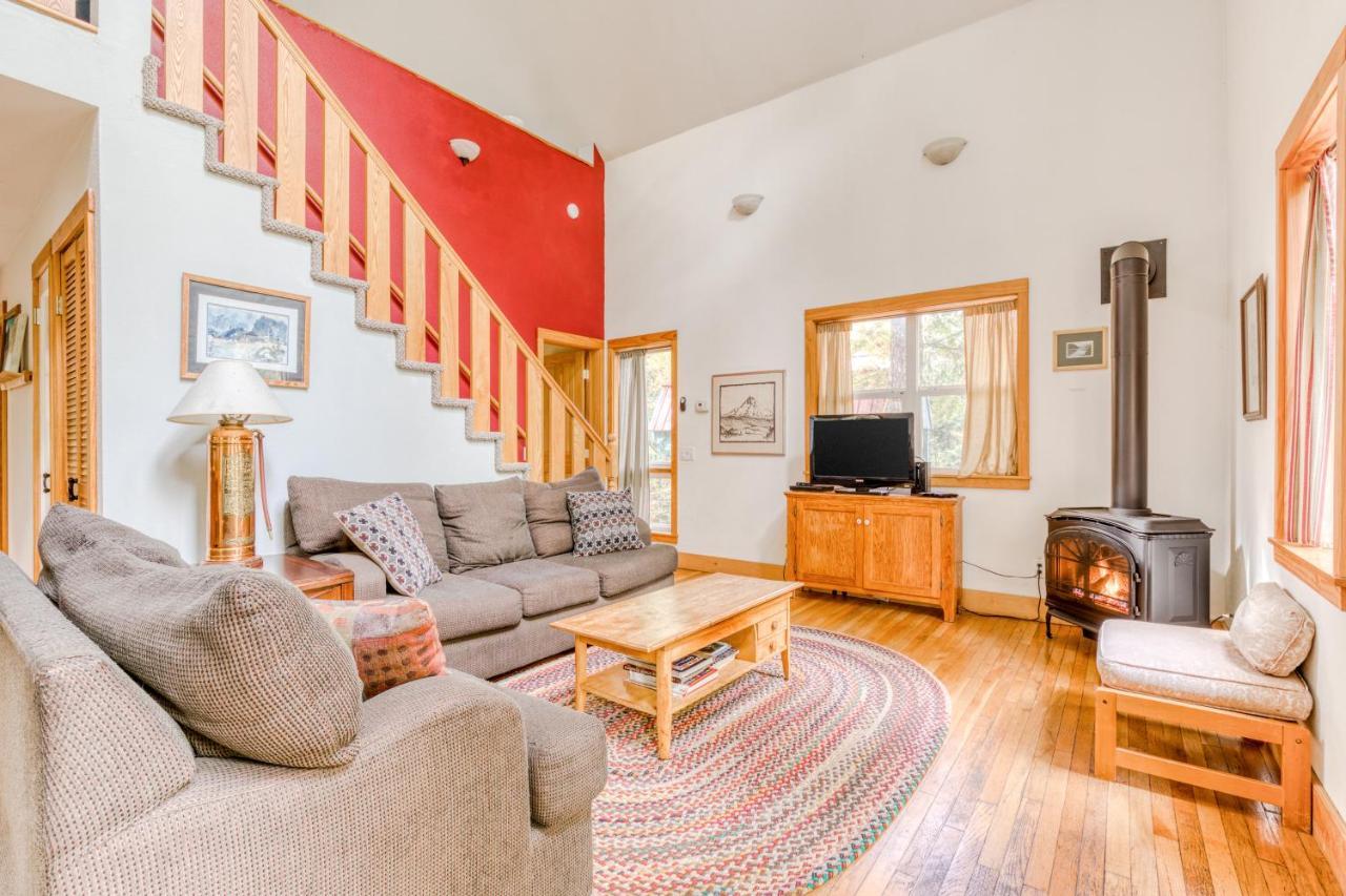 Wildwood Cabin Welches Экстерьер фото